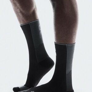On Running Black and Gray Men's Athletic Socks